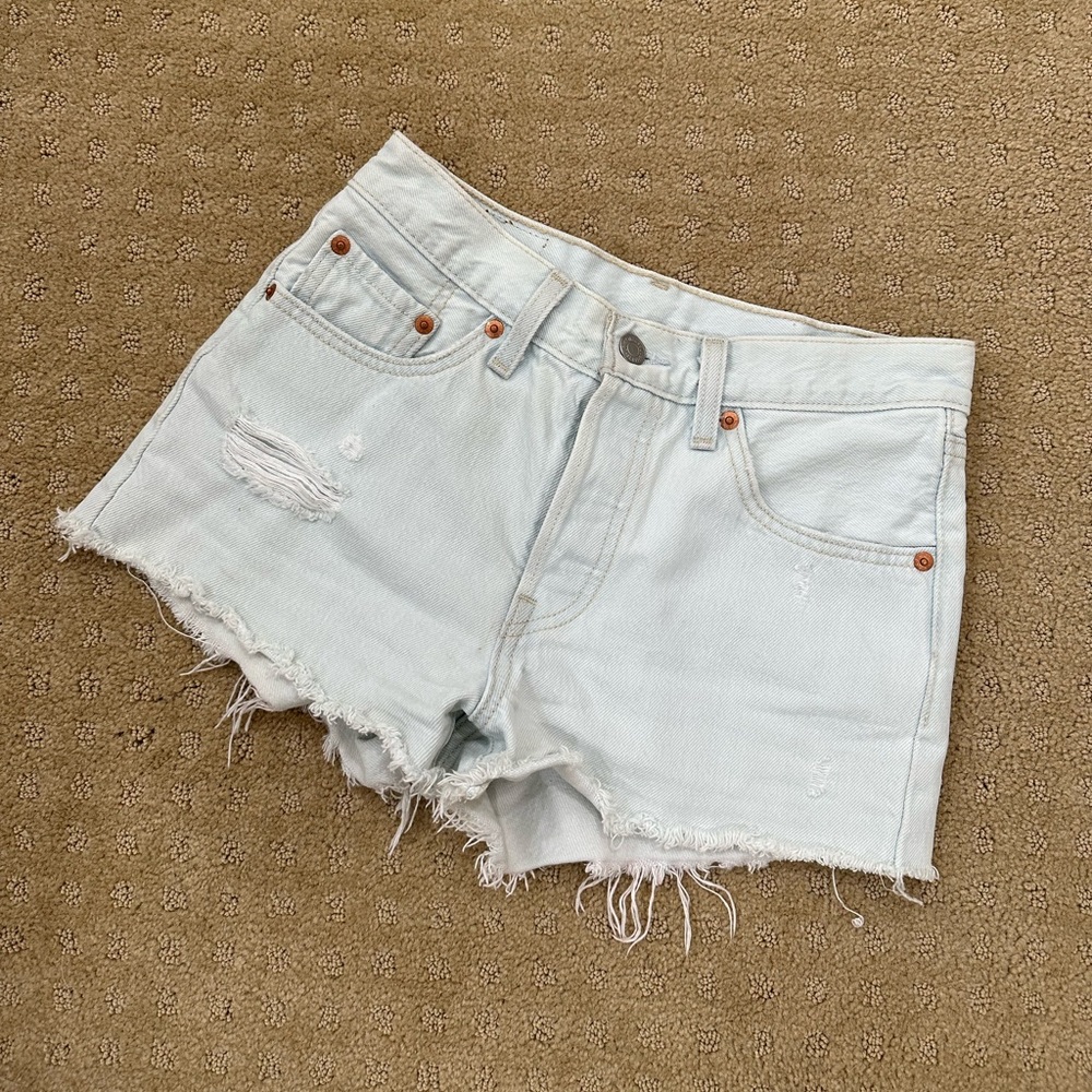 Levi’s 501 High waisted light wash shorts